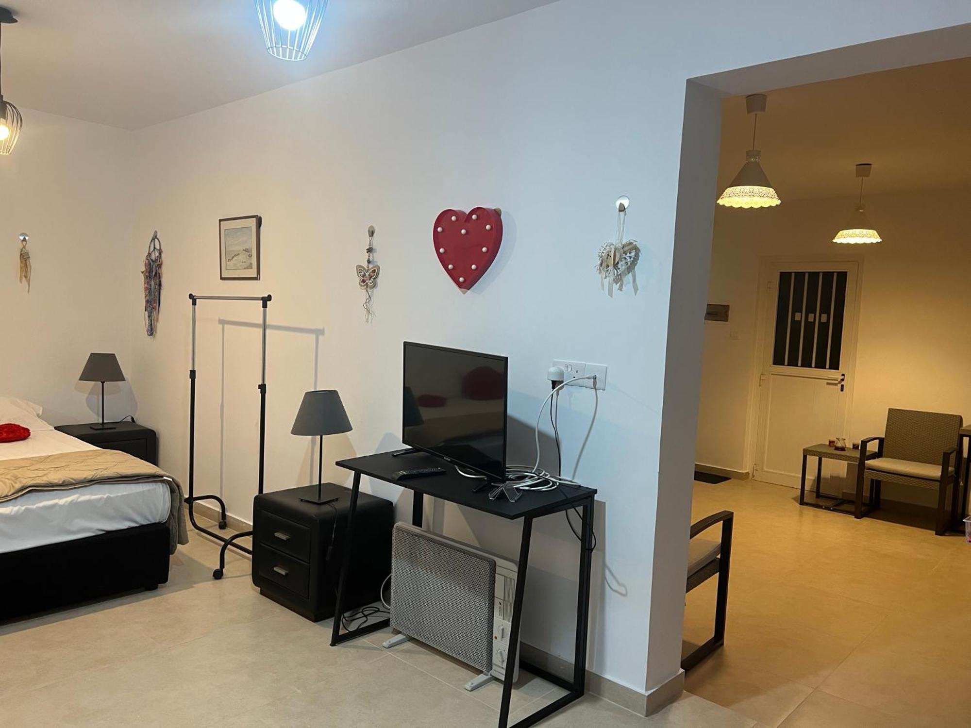 Charalambous Apartment Paphos Ngoại thất bức ảnh