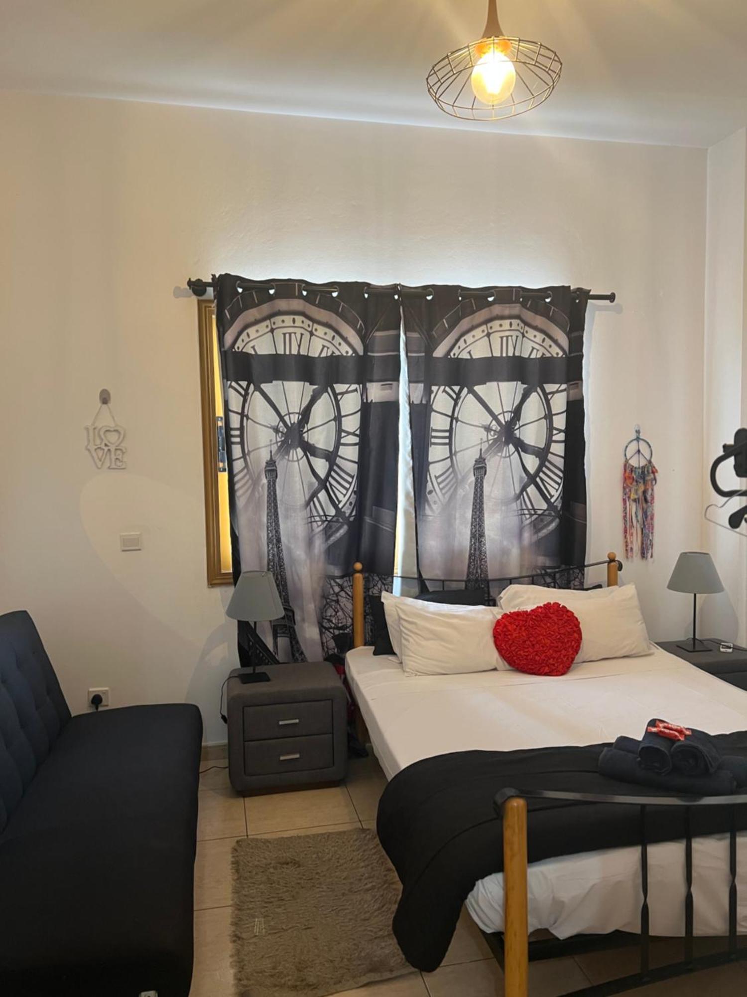 Charalambous Apartment Paphos Ngoại thất bức ảnh