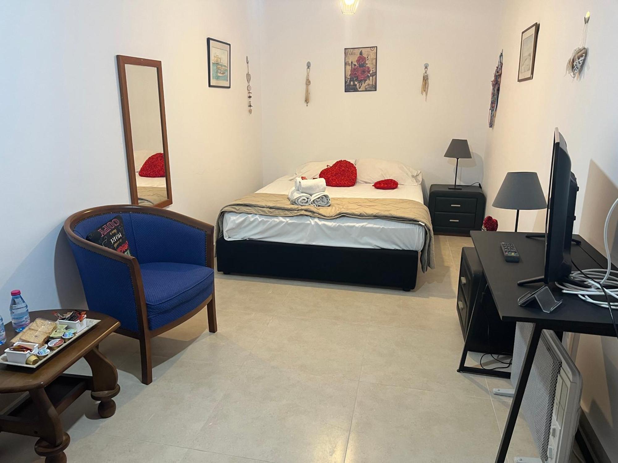 Charalambous Apartment Paphos Ngoại thất bức ảnh