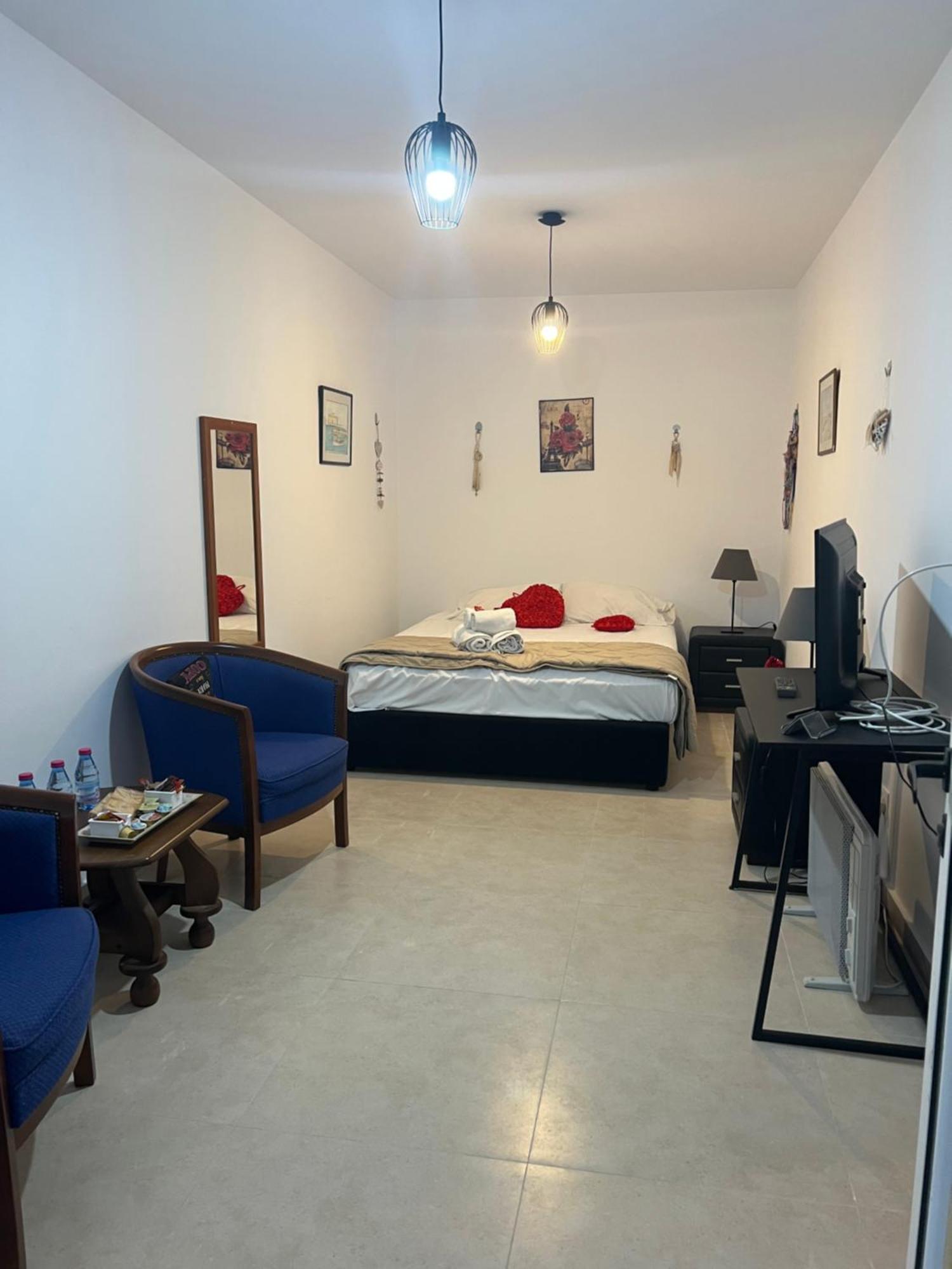 Charalambous Apartment Paphos Ngoại thất bức ảnh