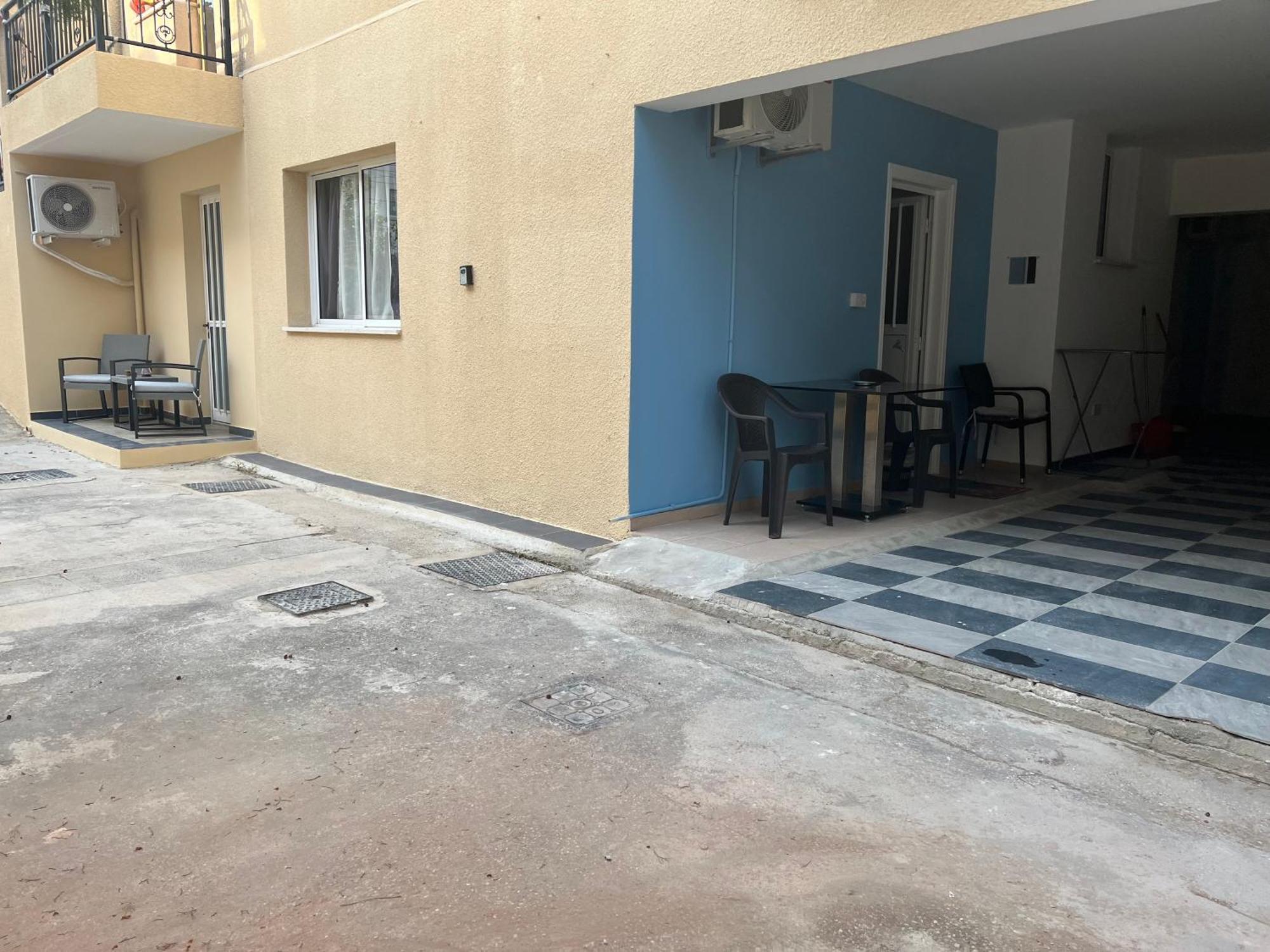 Charalambous Apartment Paphos Ngoại thất bức ảnh