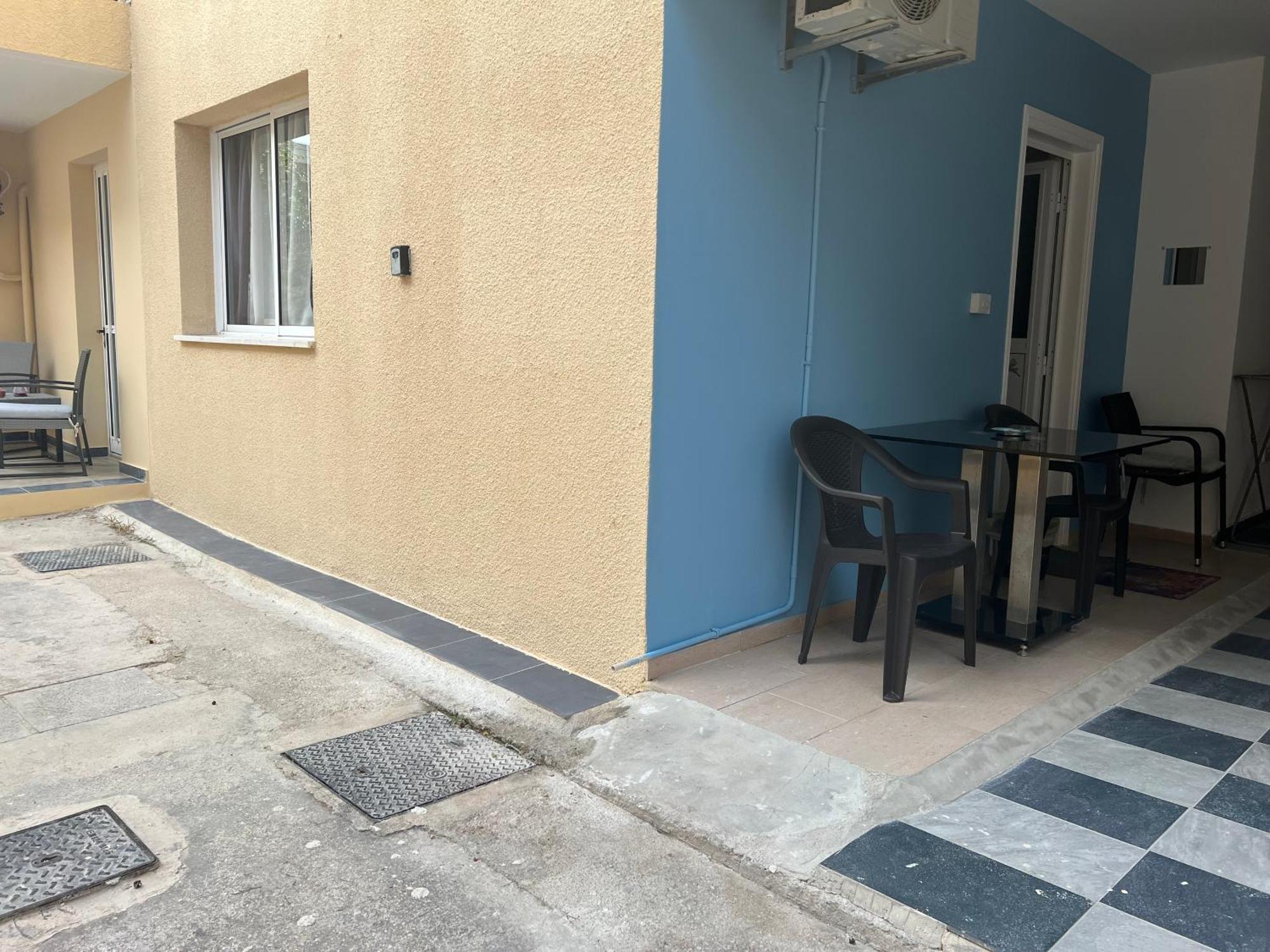 Charalambous Apartment Paphos Ngoại thất bức ảnh
