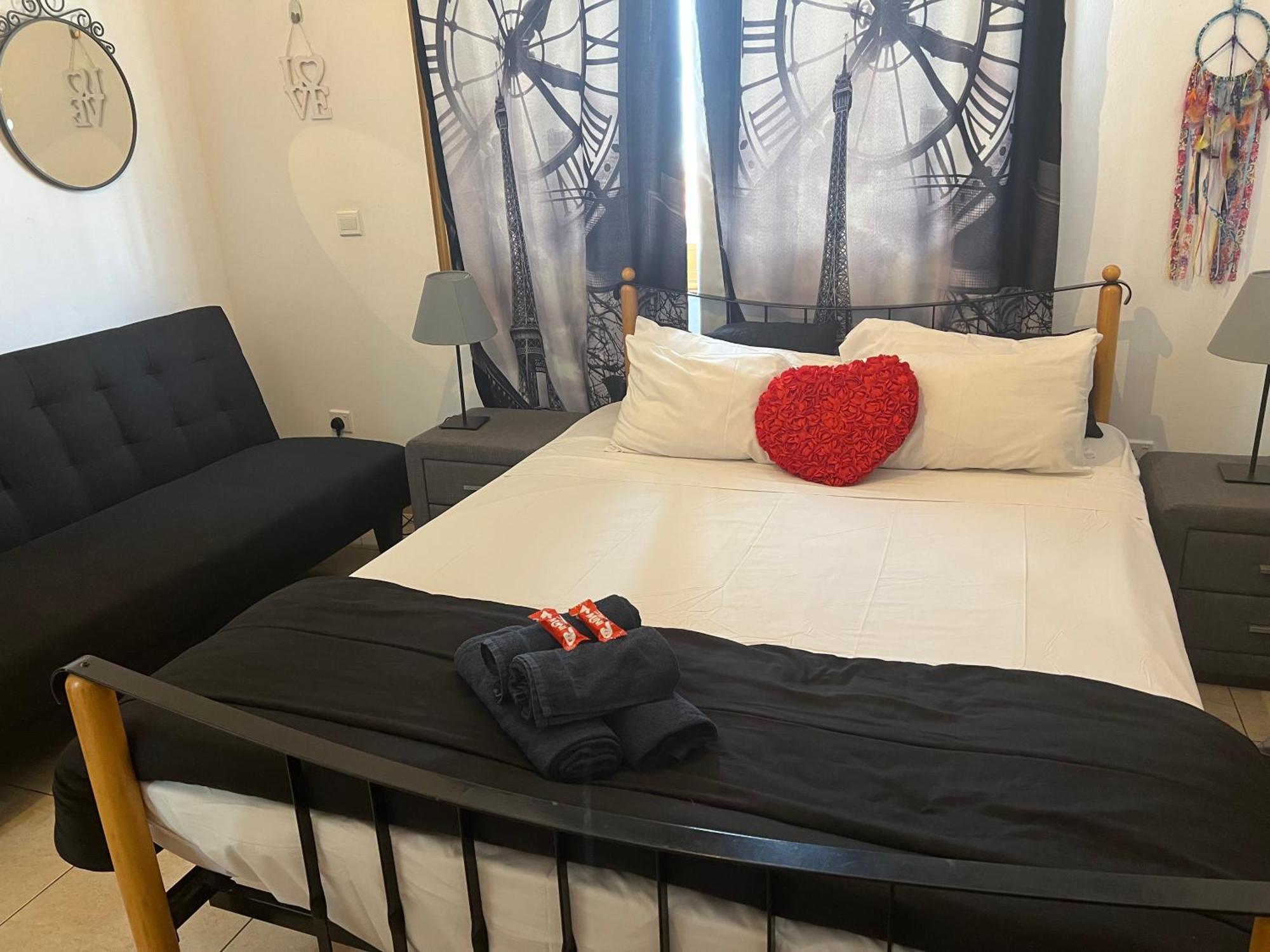 Charalambous Apartment Paphos Ngoại thất bức ảnh