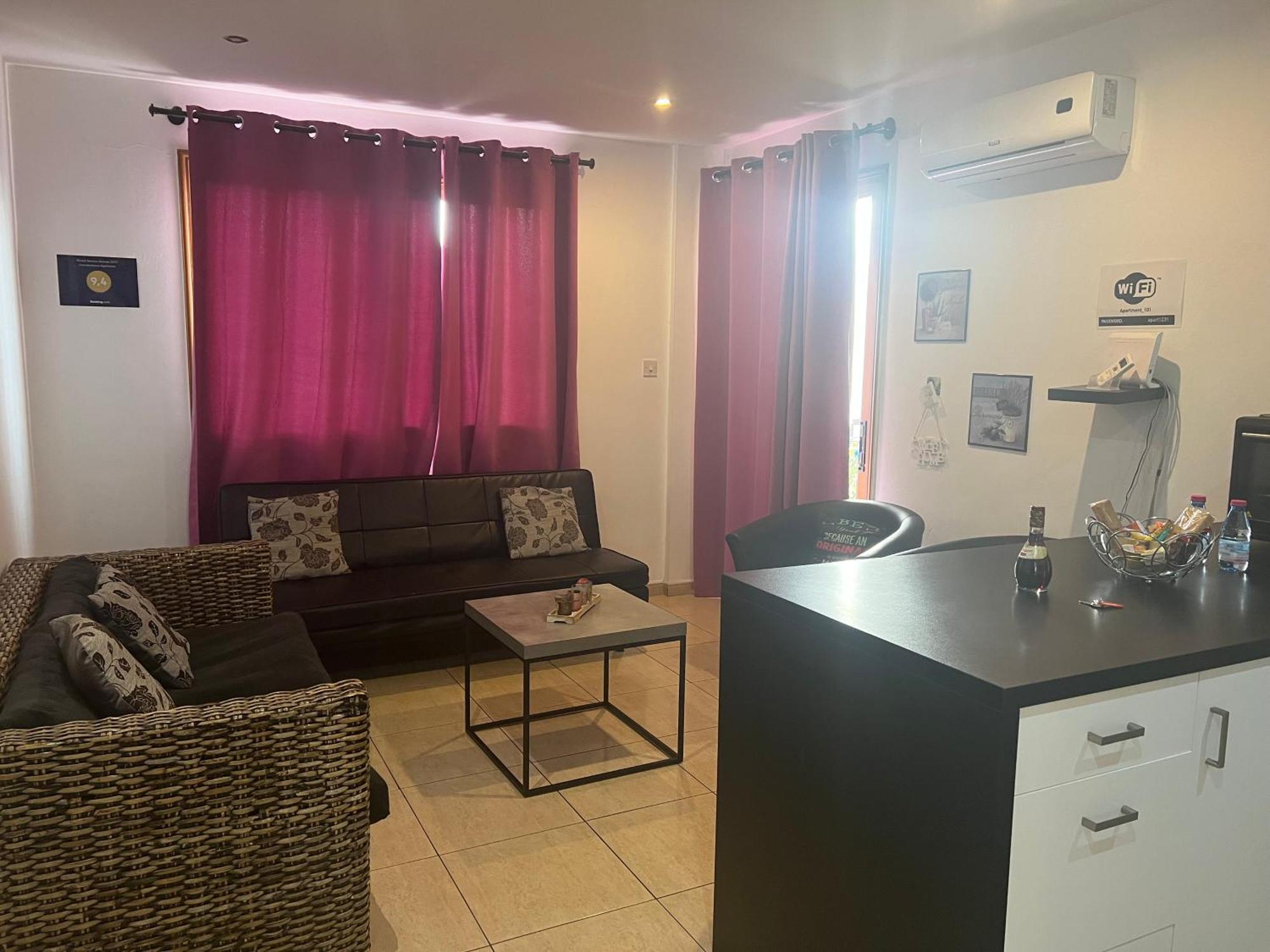 Charalambous Apartment Paphos Ngoại thất bức ảnh